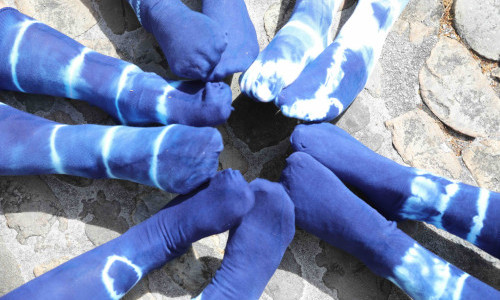 Tie-dye: gefaltet, gen&auml;ht, gef&auml;rbt: Gemusterte Socken f&auml;rben
